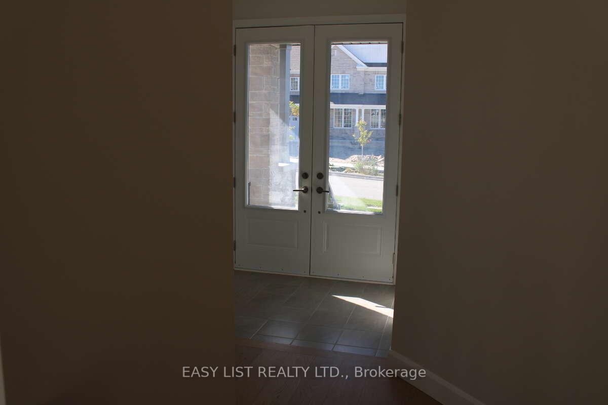 Photo 42 of 402 Sadler Way, Peterborough, Monaghan Ward 2 — HOMEH