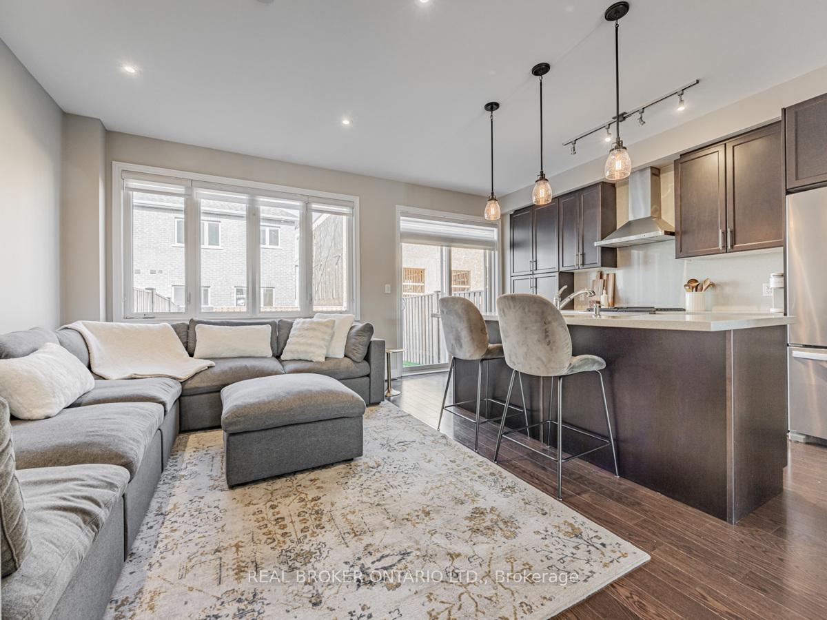 Photo 3 of 1185 Cactus Crescent, Pickering, Rural Pickering — HOMEH
