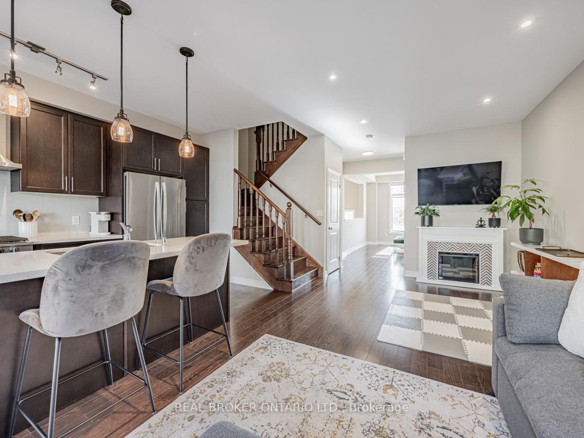 Photo 10 of 1185 Cactus Crescent, Pickering, Rural Pickering — HOMEH