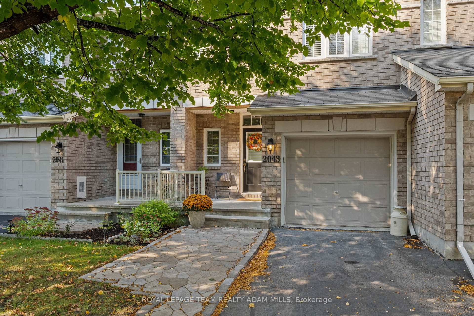 Photo 3 of 2043 Melette Crescent, Ottawa, Avalon East — HOMEH
