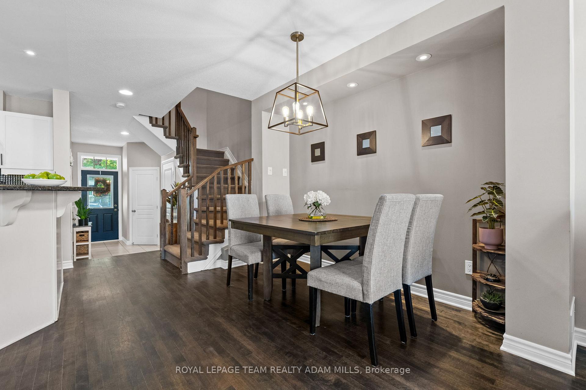 Photo 9 of 2043 Melette Crescent, Ottawa, Avalon East — HOMEH