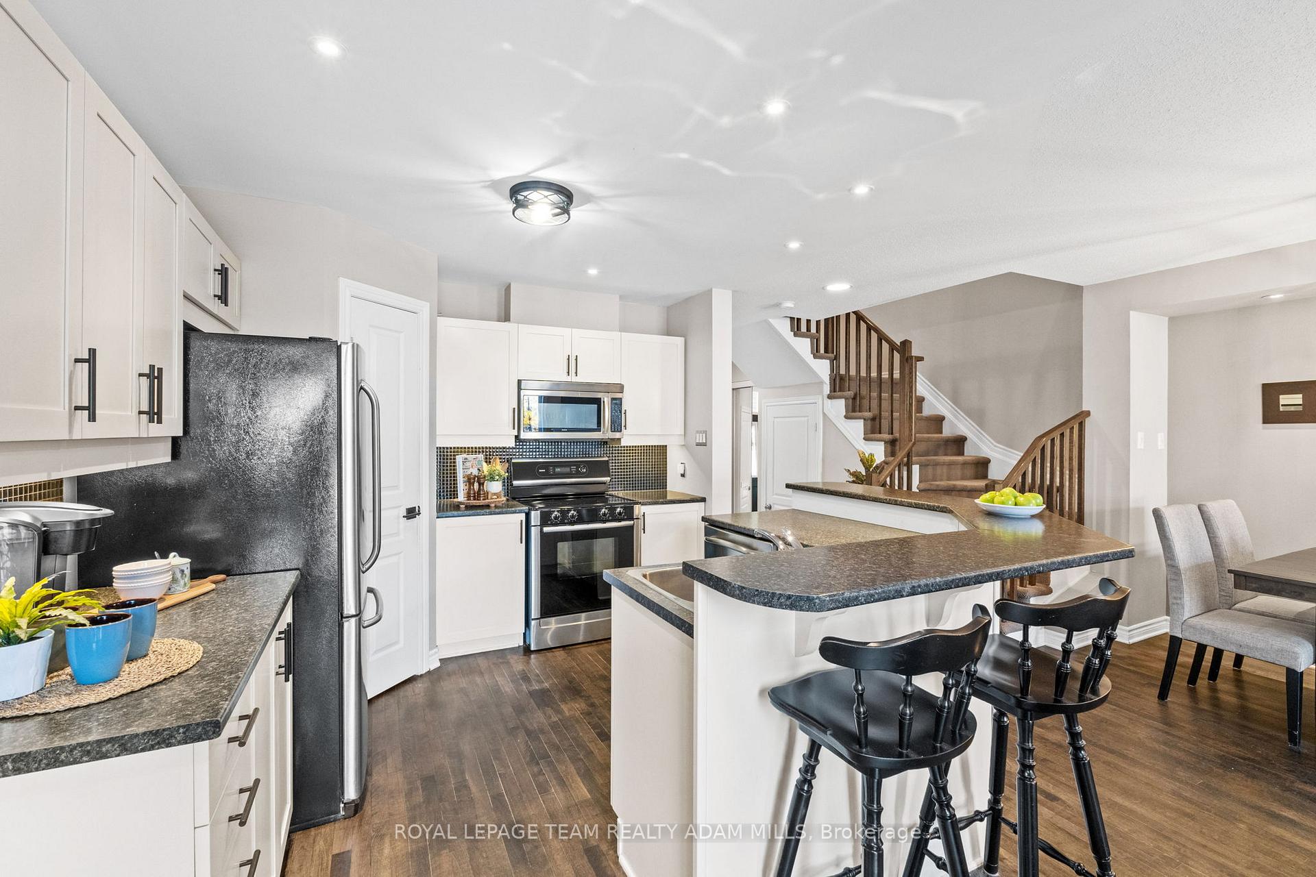 Photo 13 of 2043 Melette Crescent, Ottawa, Avalon East — HOMEH