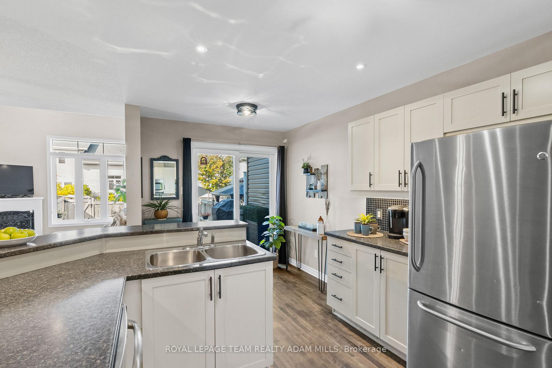 Photo 14 of 2043 Melette Crescent, Ottawa, Avalon East — HOMEH