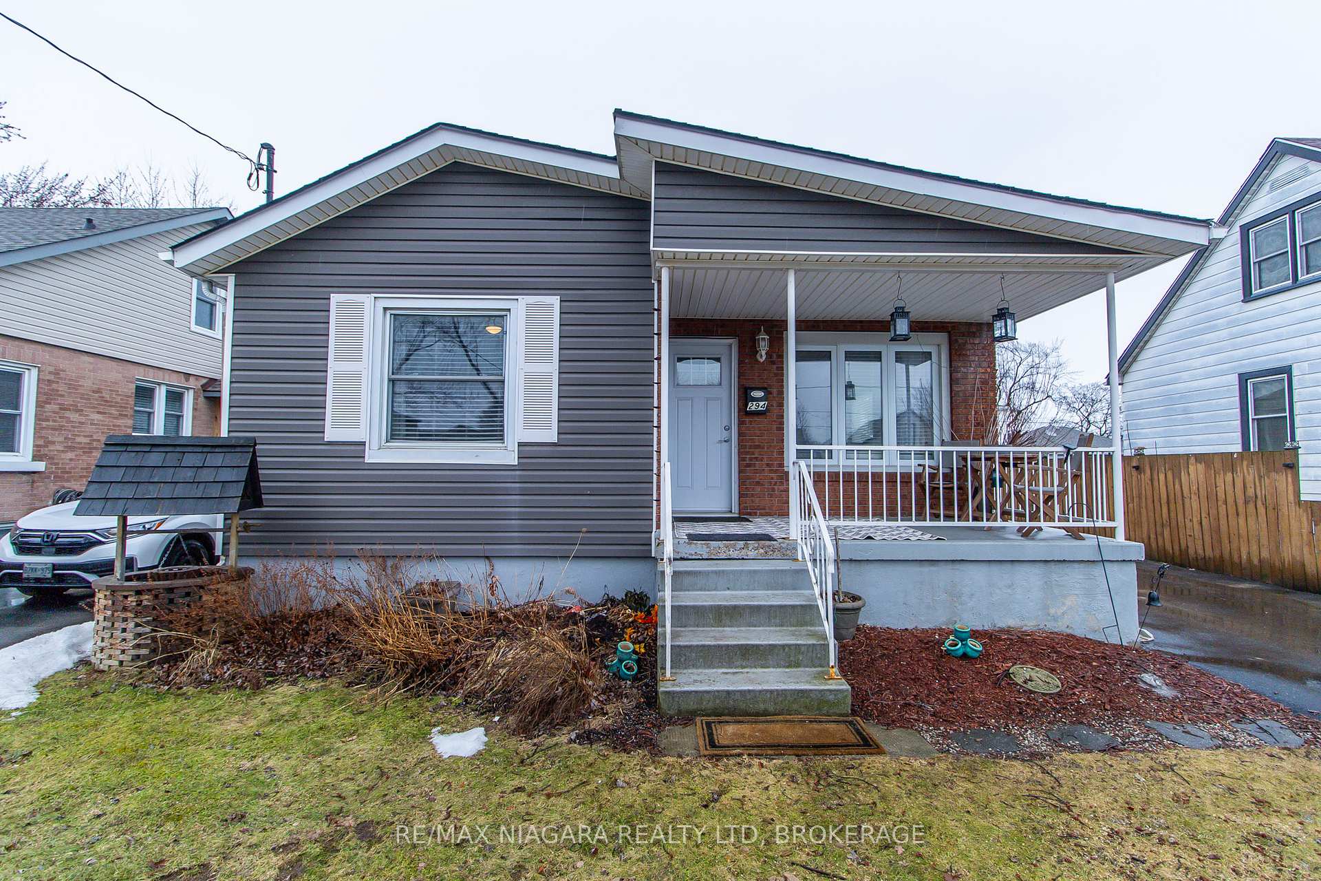 Photo 2 of 294 Scholfield Avenue S, Welland, Lincoln/Crowland — HOMEH