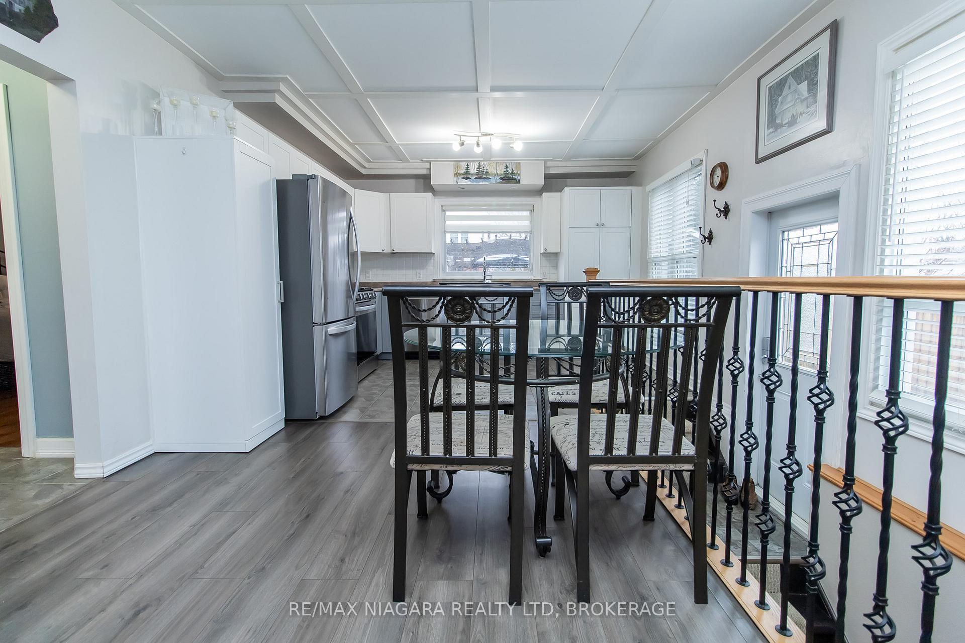 Photo 6 of 294 Scholfield Avenue S, Welland, Lincoln/Crowland — HOMEH