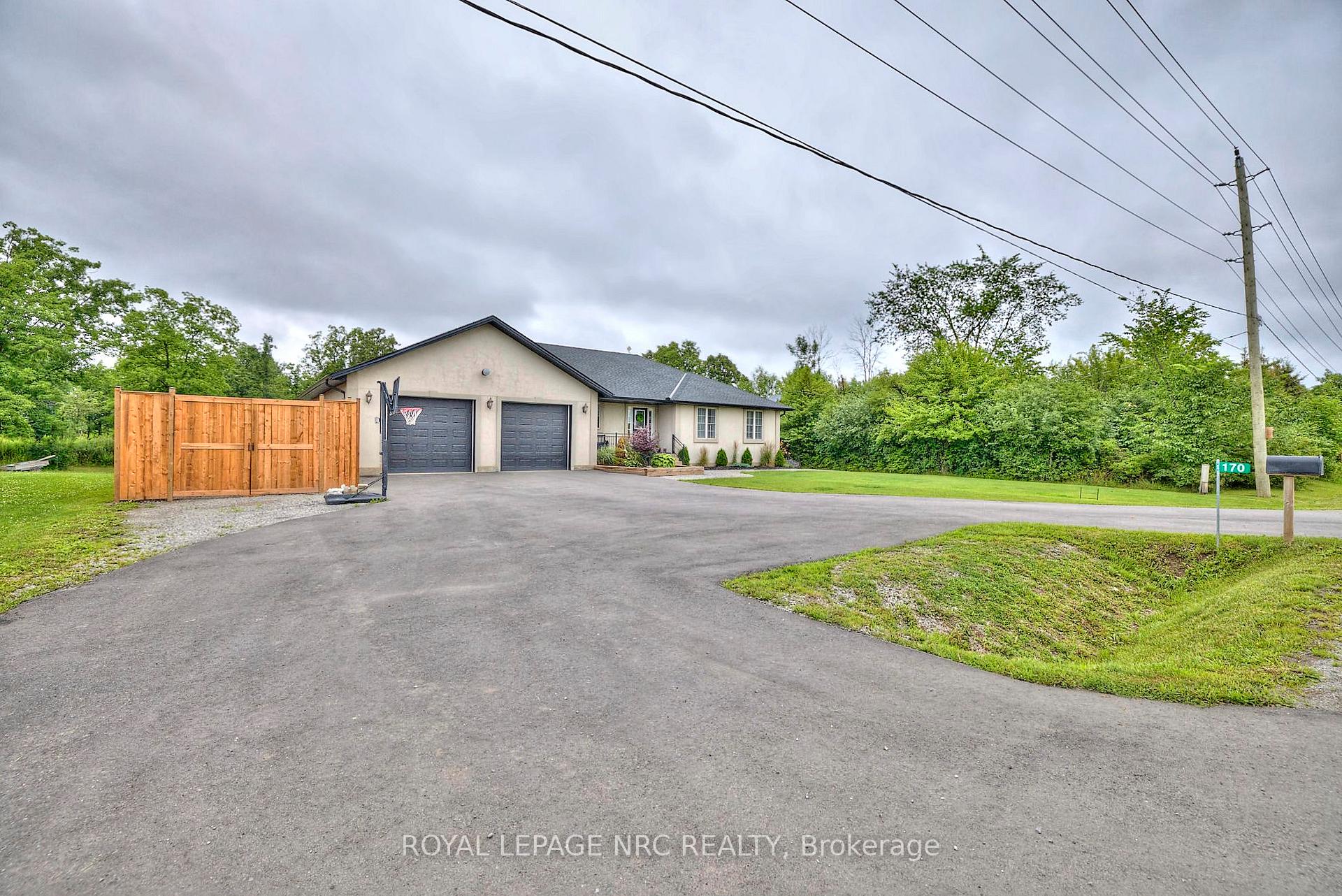 Photo 3 of 170 Ridge Road, Welland, Cooks Mills — HOMEH