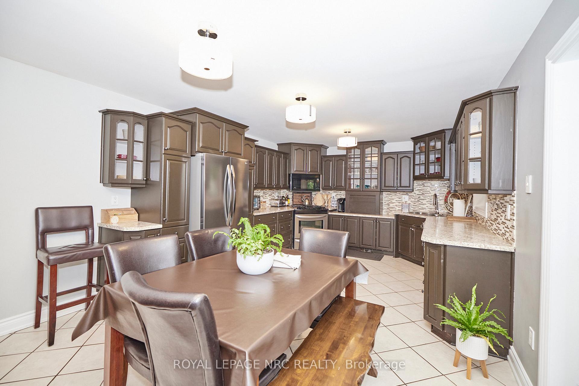 Photo 14 of 170 Ridge Road, Welland, Cooks Mills — HOMEH