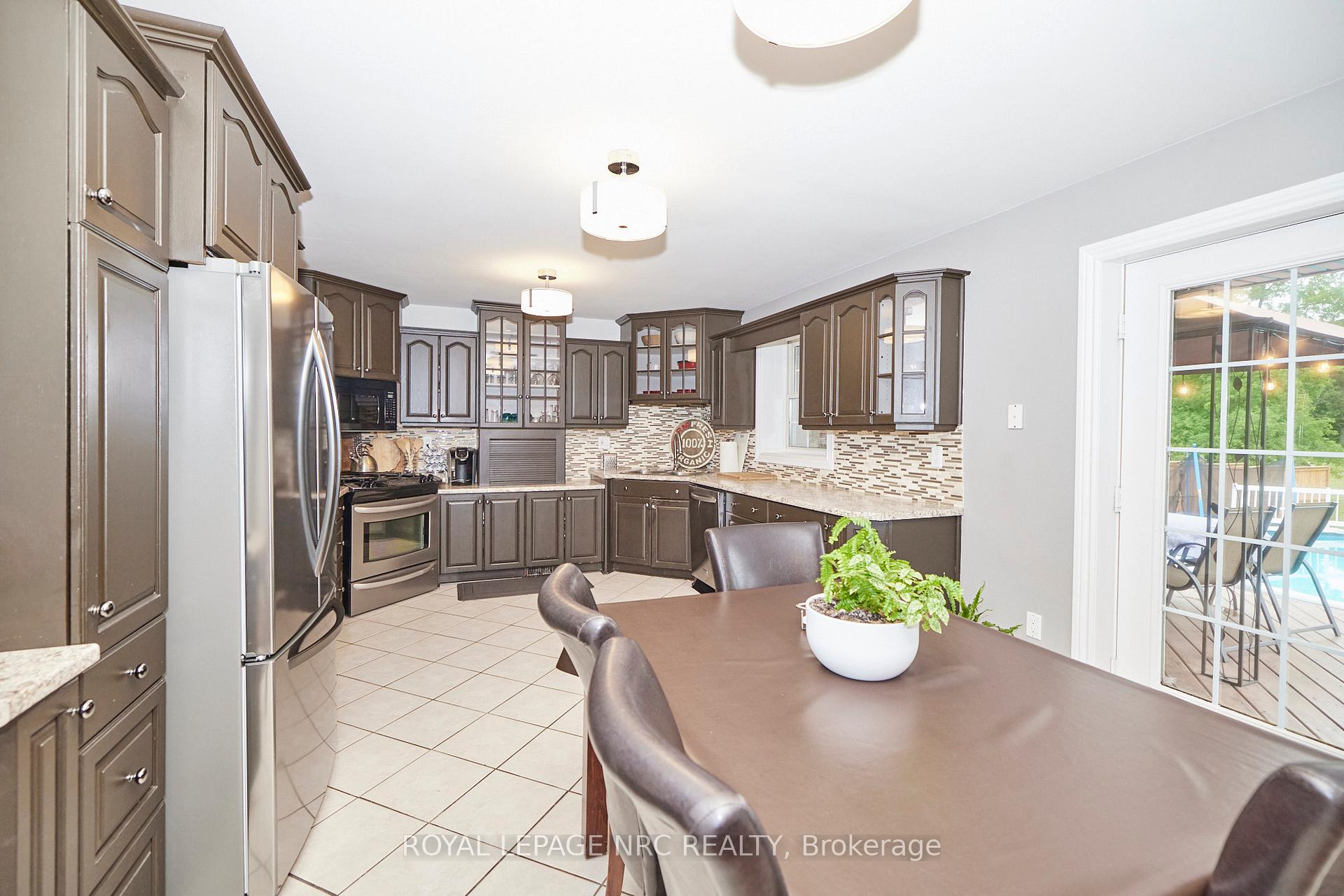 Photo 16 of 170 Ridge Road, Welland, Cooks Mills — HOMEH