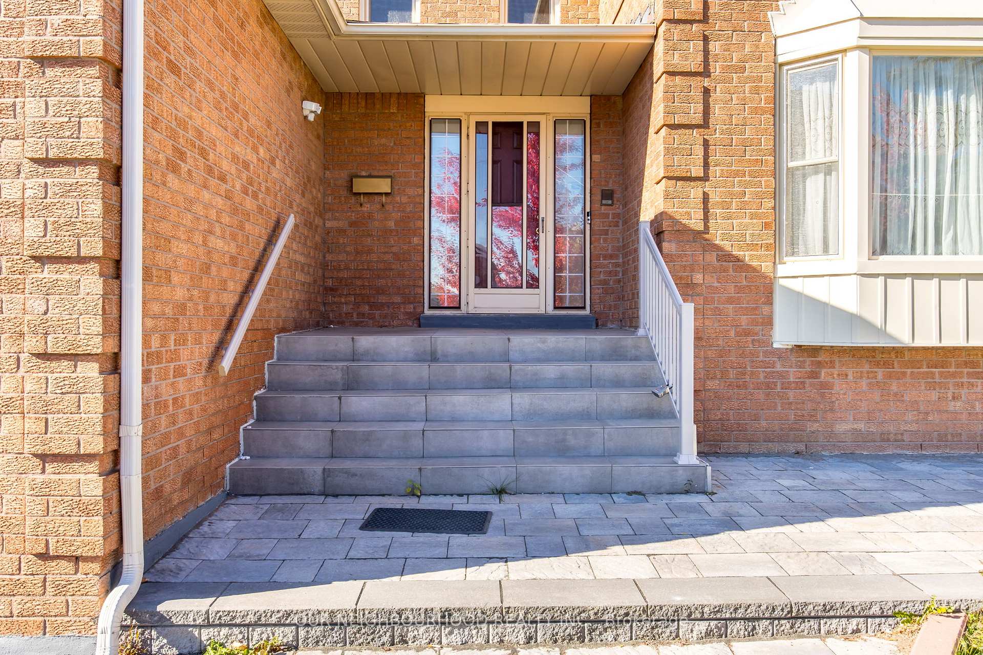Photo 3 of 519 Sundown Crescent, Pickering, Woodlands — HOMEH