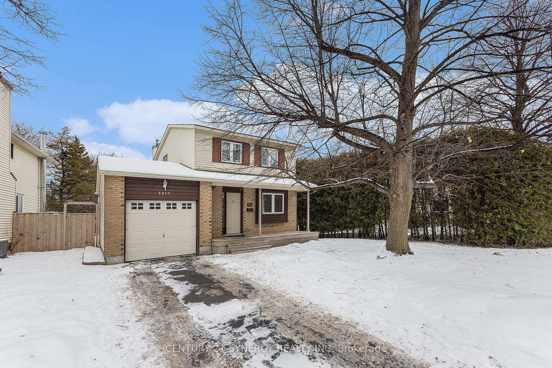 Photo 4 of 1917 Des Prairies Avenue, Ottawa, Queenswood Heights South — HOMEH
