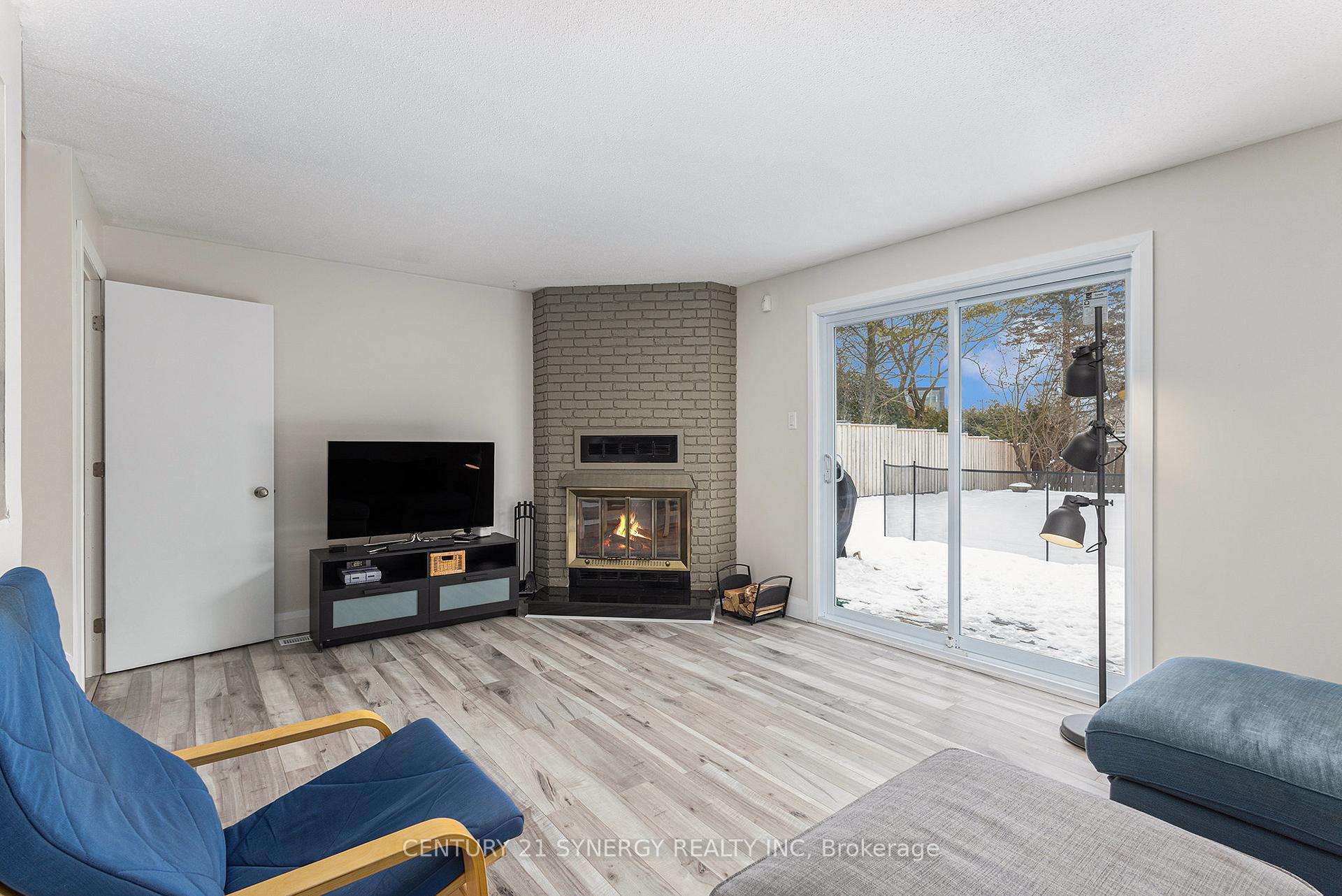 Photo 13 of 1917 Des Prairies Avenue, Ottawa, Queenswood Heights South — HOMEH