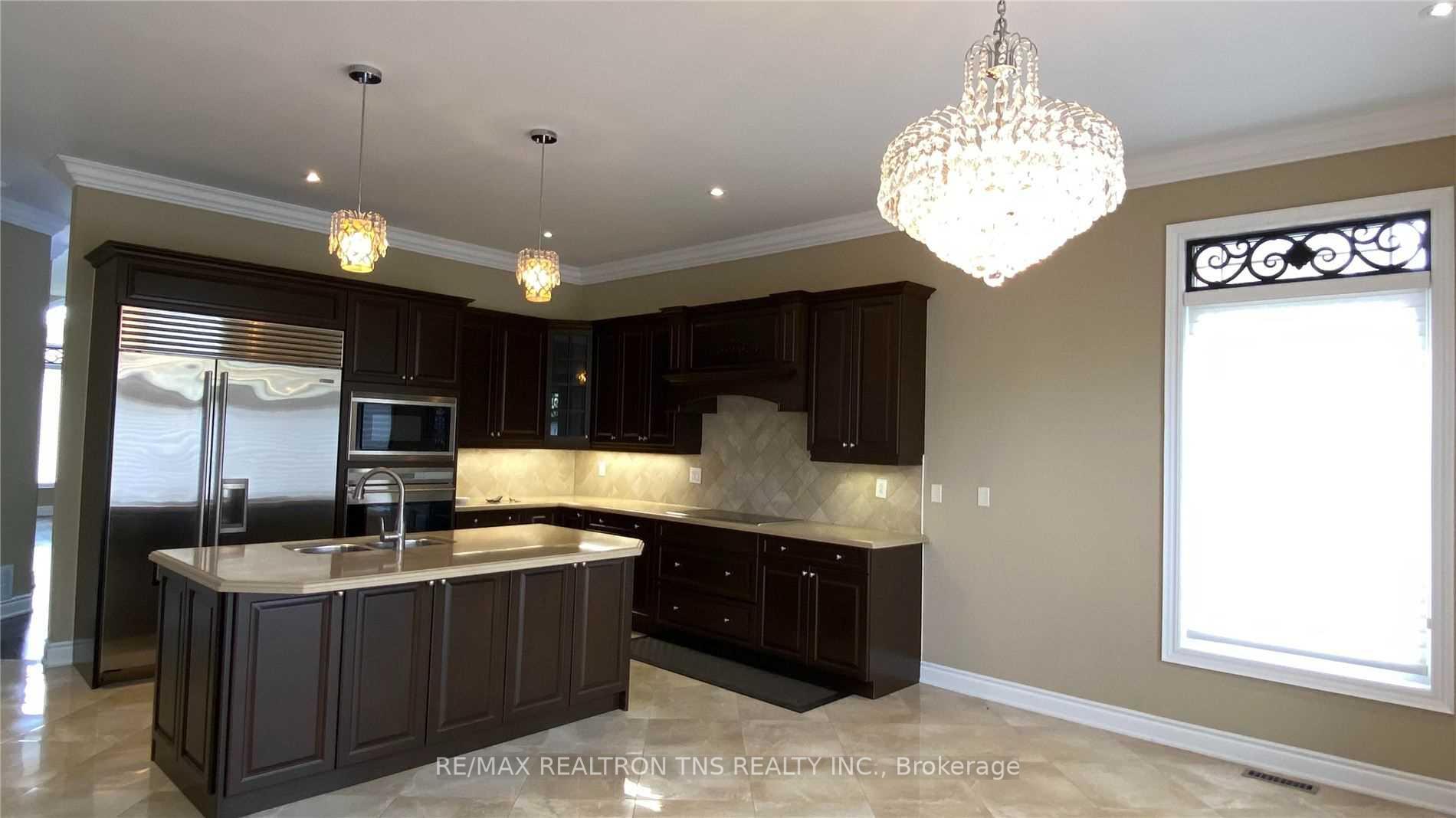 Photo 5 of 231 Ivy Jay Crescent, Aurora, Bayview Northeast — HOMEH