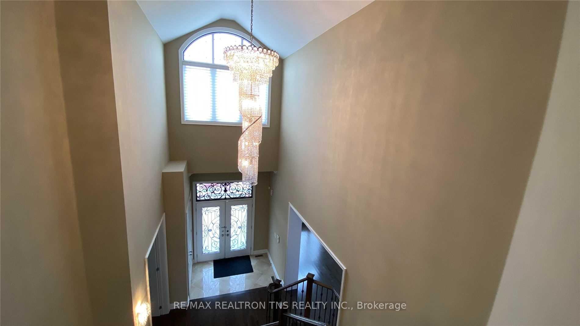 Photo 7 of 231 Ivy Jay Crescent, Aurora, Bayview Northeast — HOMEH