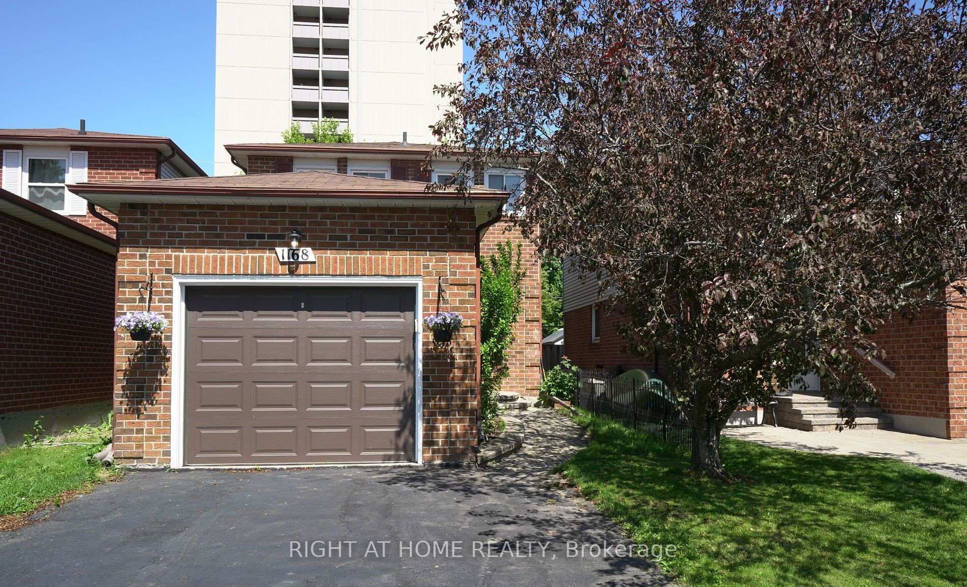 Photo 1 of 1168 Tanzer Court, Pickering, Bay Ridges — HOMEH