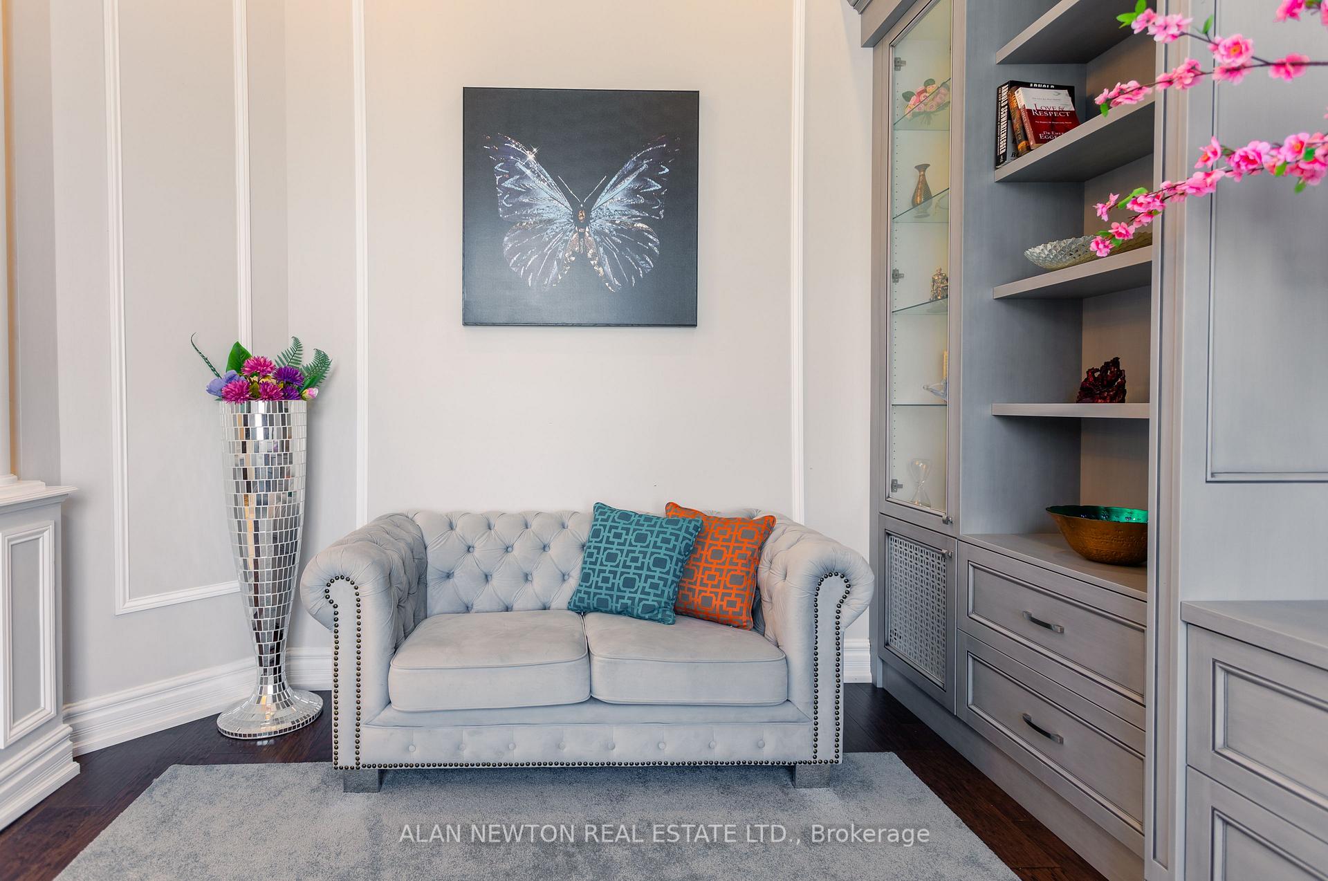 Photo 14 of 102 Hunterwood Chase, Vaughan, Rural Vaughan — HOMEH