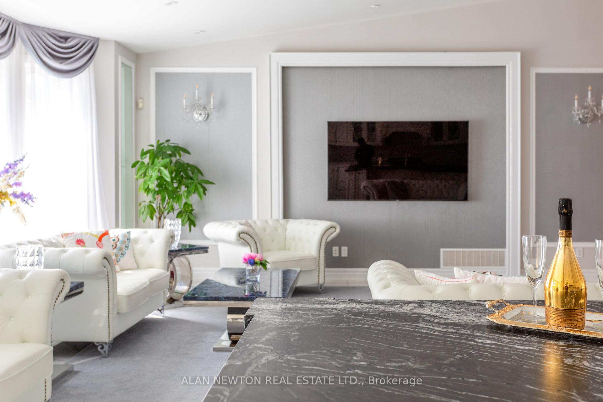 Photo 17 of 102 Hunterwood Chase, Vaughan, Rural Vaughan — HOMEH