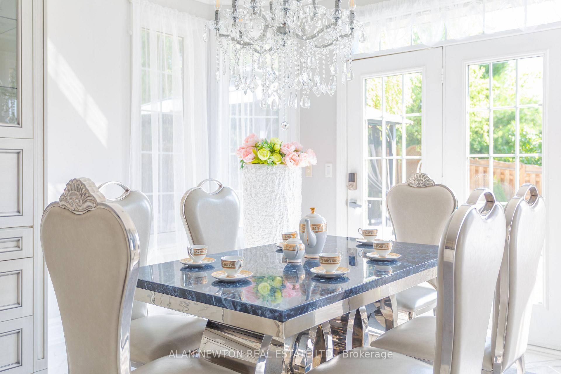 Photo 21 of 102 Hunterwood Chase, Vaughan, Rural Vaughan — HOMEH
