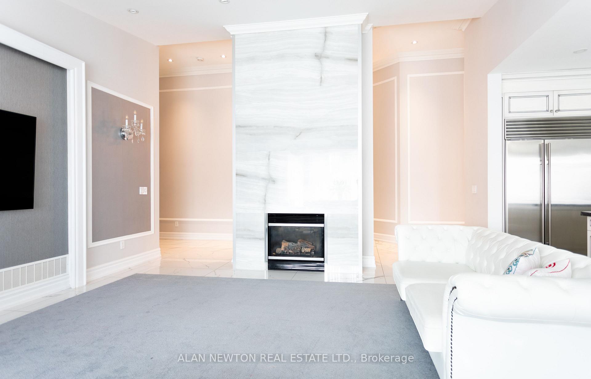 Photo 25 of 102 Hunterwood Chase, Vaughan, Rural Vaughan — HOMEH