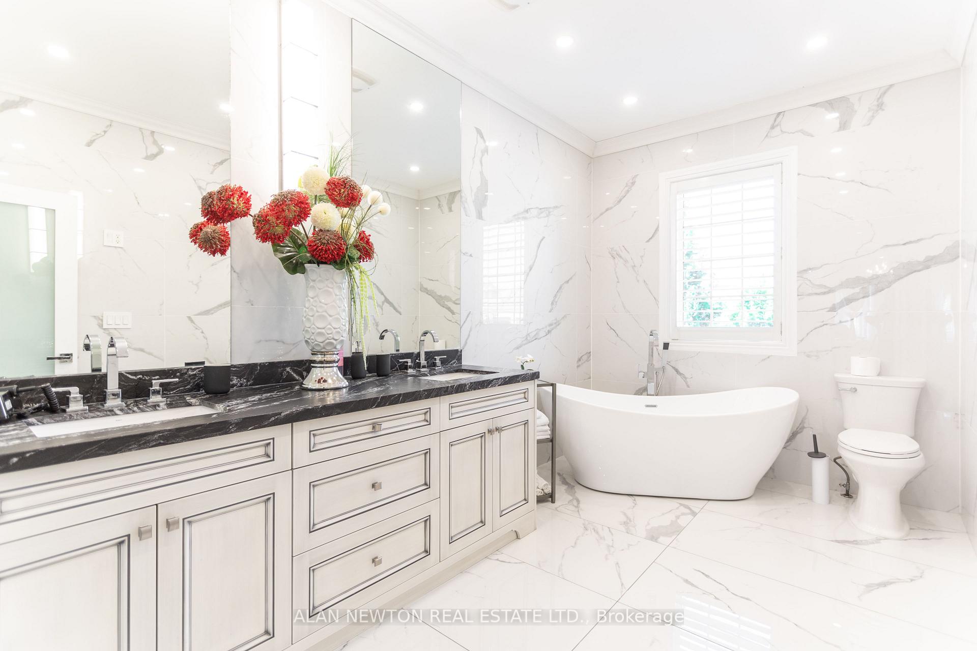 Photo 33 of 102 Hunterwood Chase, Vaughan, Rural Vaughan — HOMEH