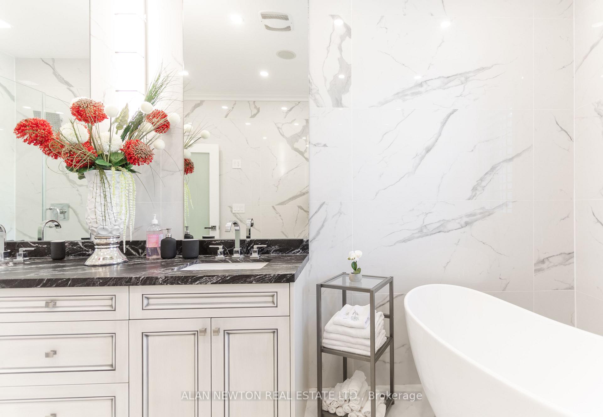 Photo 34 of 102 Hunterwood Chase, Vaughan, Rural Vaughan — HOMEH
