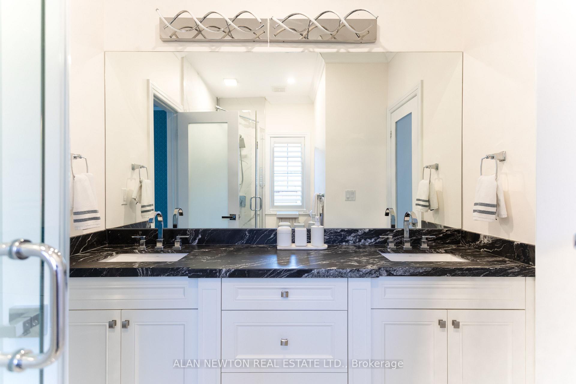 Photo 38 of 102 Hunterwood Chase, Vaughan, Rural Vaughan — HOMEH