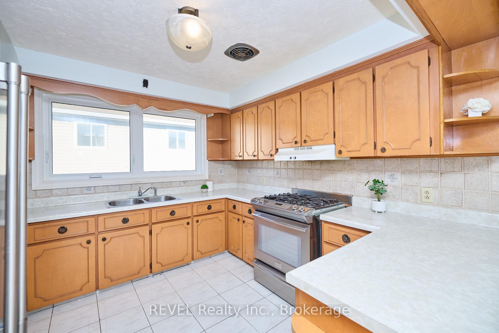 Photo 11 of 170 Iva Street, Welland, Lincoln/Crowland — HOMEH