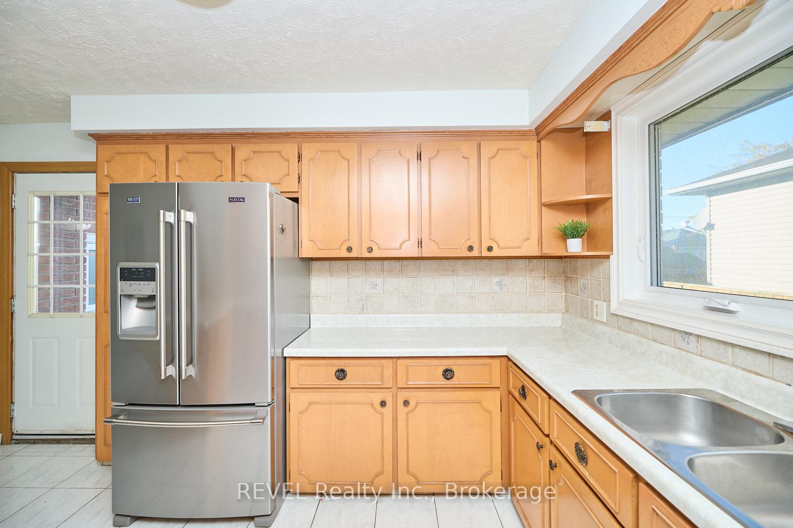 Photo 12 of 170 Iva Street, Welland, Lincoln/Crowland — HOMEH