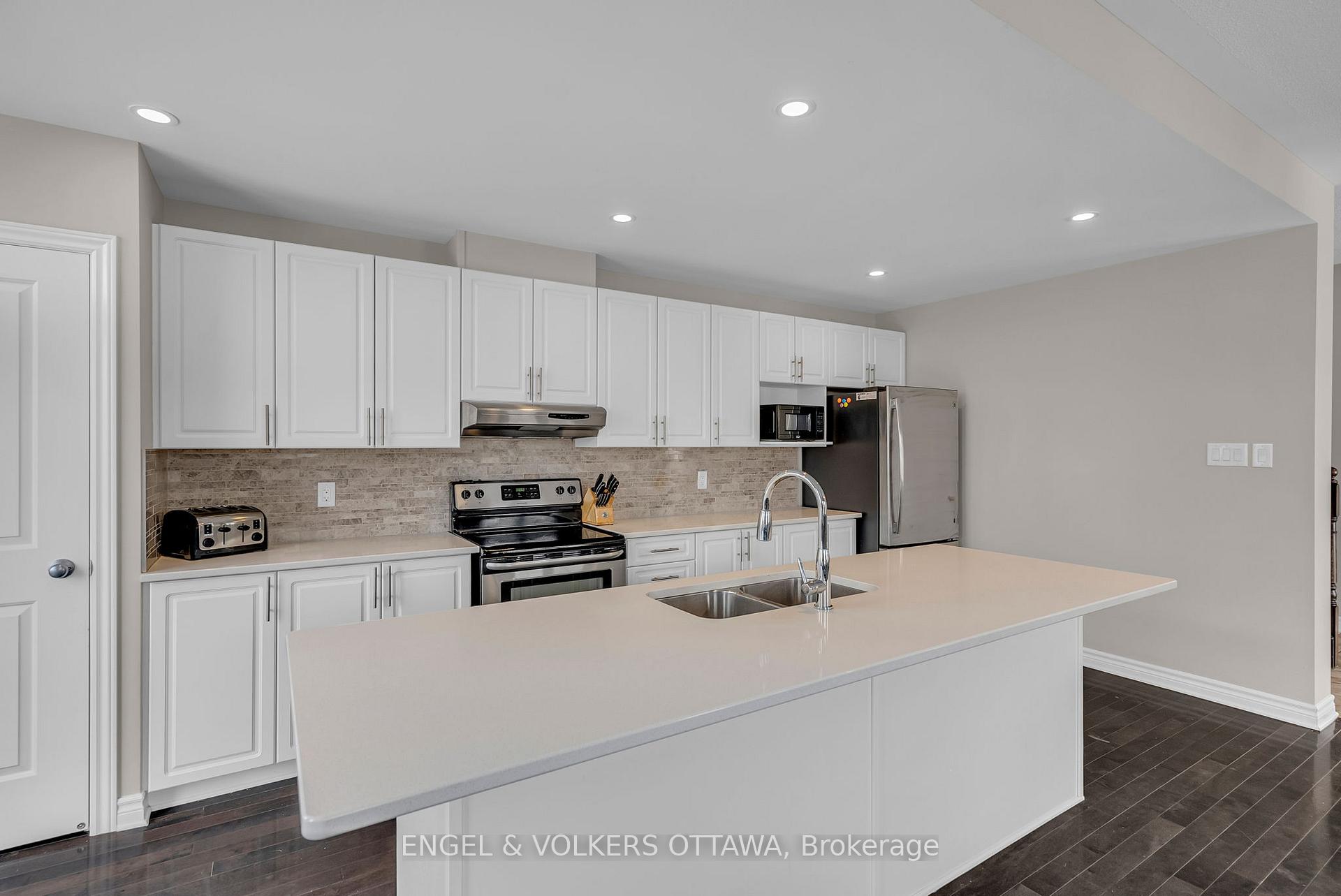 Photo 9 of 123 Yellowcress Way, Ottawa, Avalon West — HOMEH