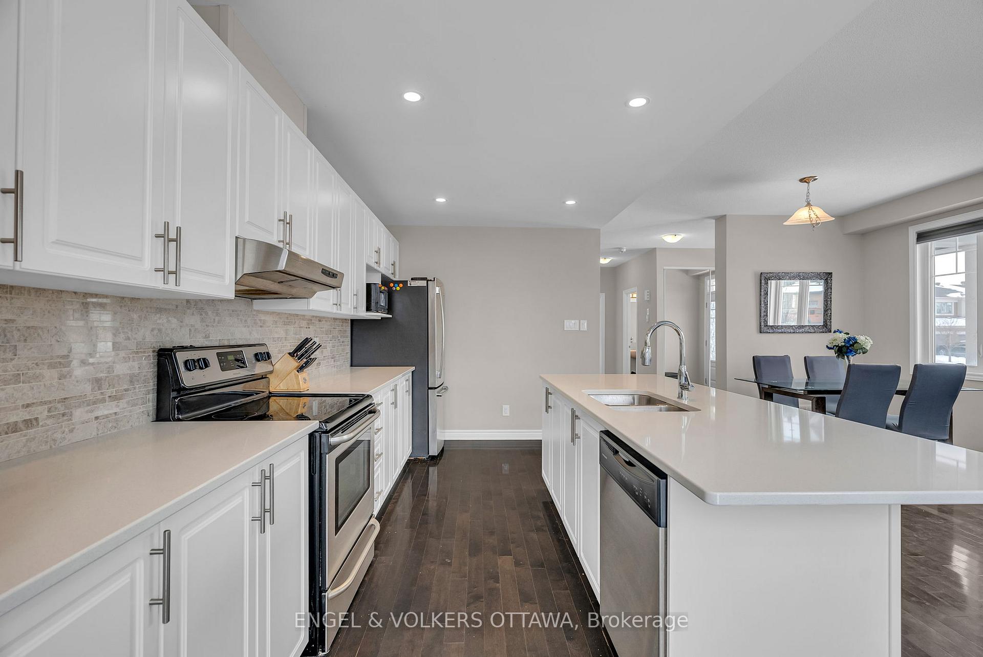 Photo 10 of 123 Yellowcress Way, Ottawa, Avalon West — HOMEH