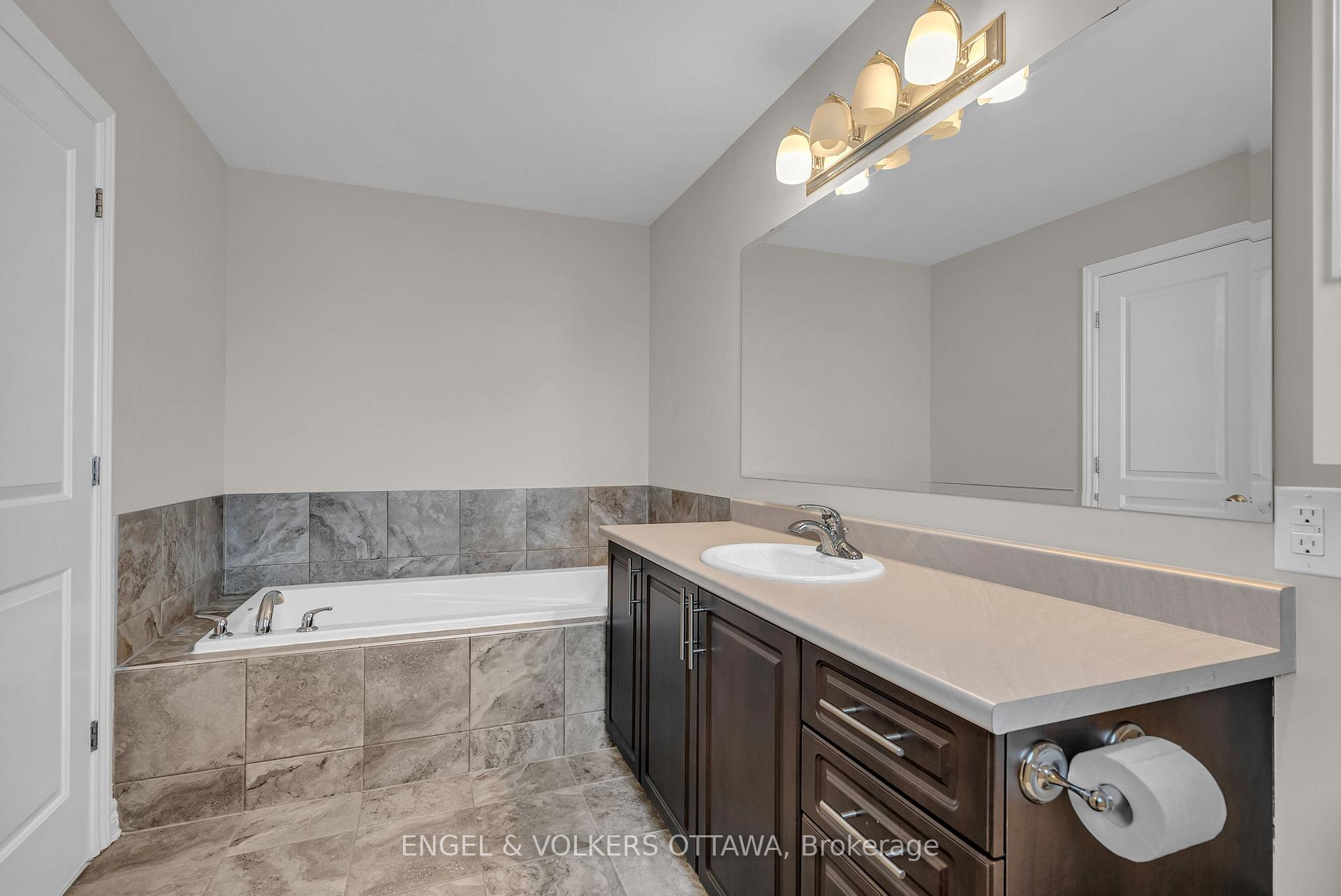 Photo 21 of 123 Yellowcress Way, Ottawa, Avalon West — HOMEH