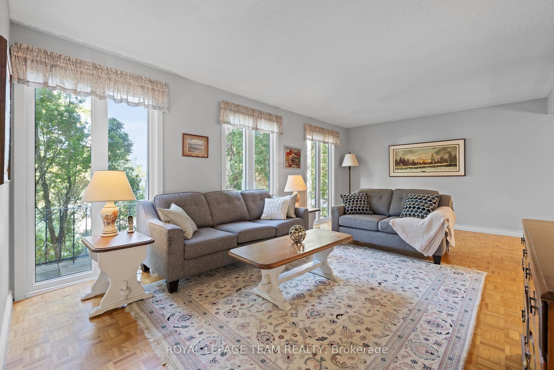 Photo 2 of 2486 Regina Street, Ottawa, Lincoln Heights — HOMEH