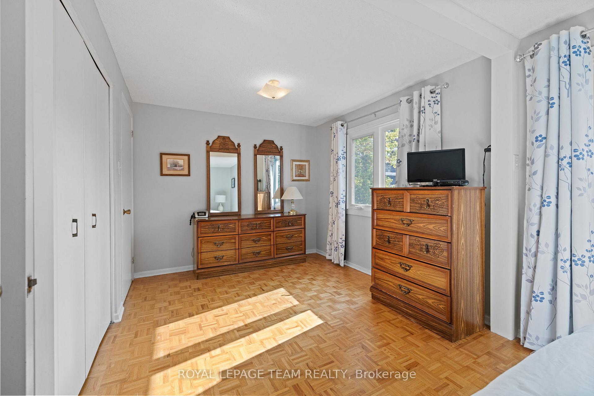 Photo 10 of 2486 Regina Street, Ottawa, Lincoln Heights — HOMEH