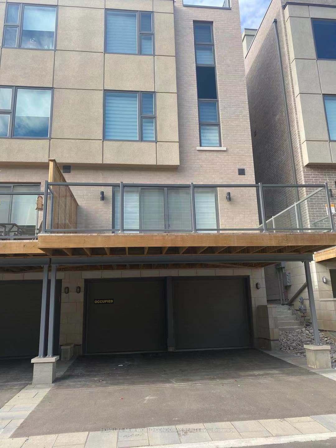 Front of 863 Clark Avenue W