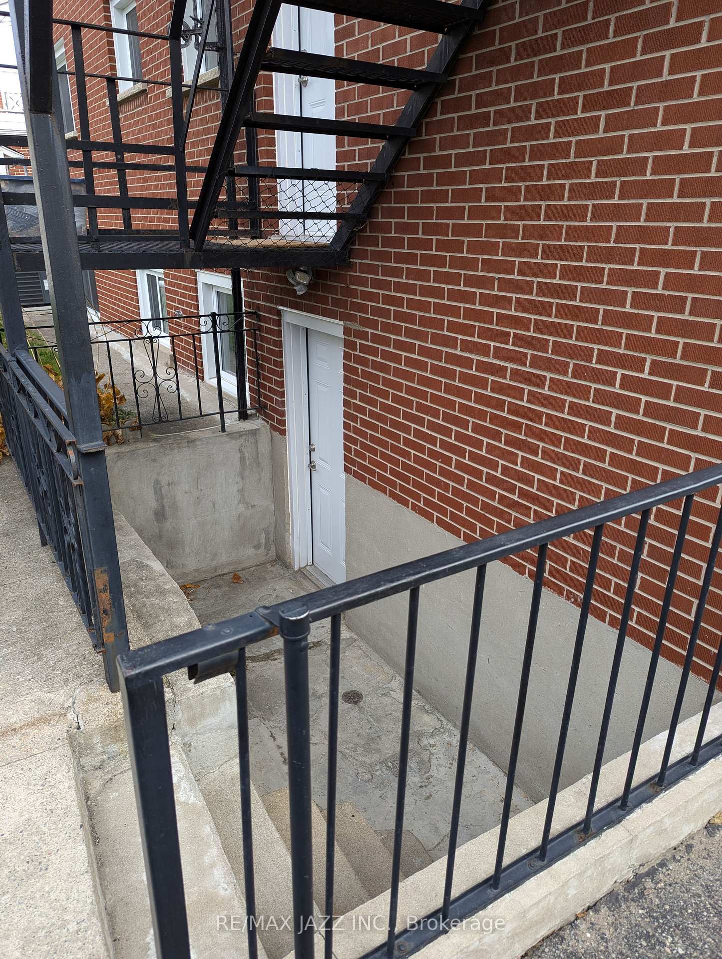 Photo 12 of Unit Lower, 110 Cabot Street, Oshawa, Vanier — HOMEH
