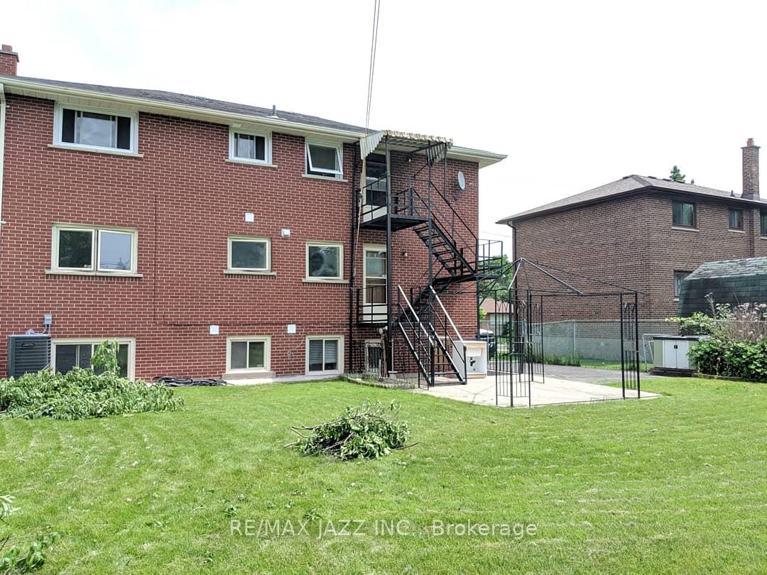Photo 13 of Unit Lower, 110 Cabot Street, Oshawa, Vanier — HOMEH