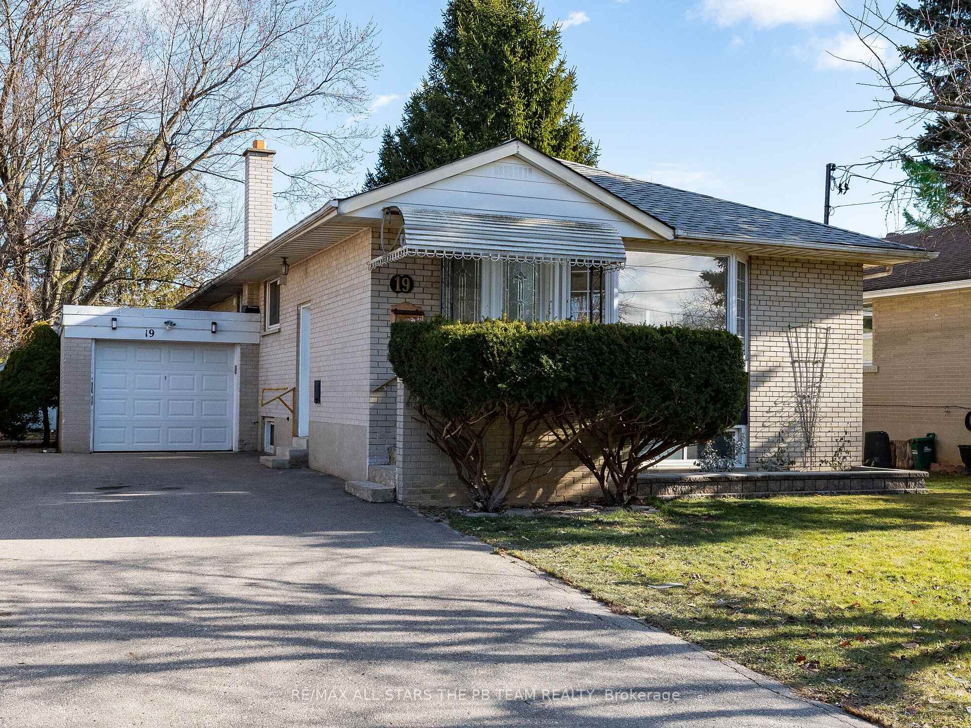 Front of Main, 19 Beaverton Road S