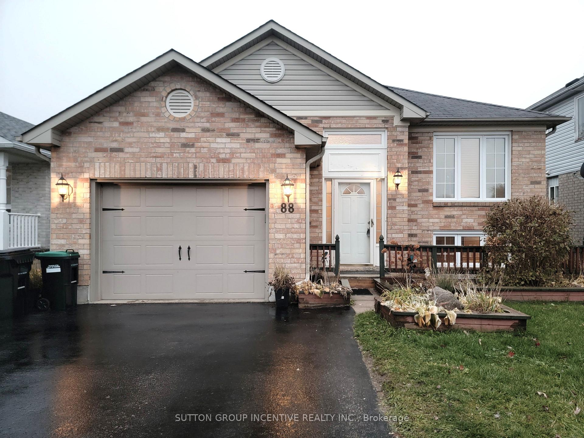 Photo 2 of 88 Leggott Avenue, Barrie, Painswick North — HOMEH