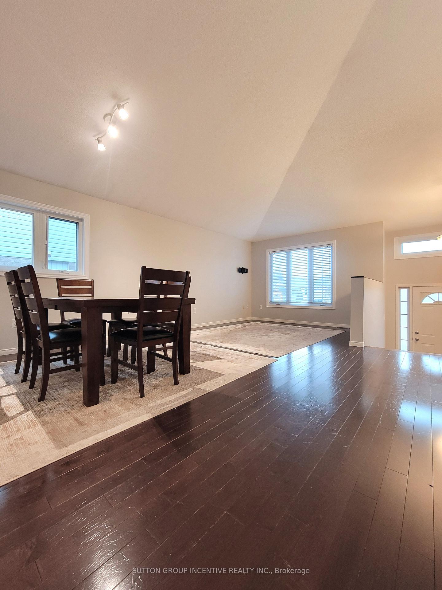 Photo 8 of 88 Leggott Avenue, Barrie, Painswick North — HOMEH