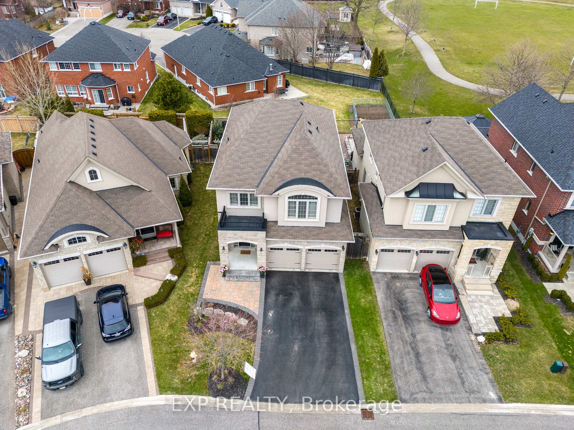 Photo 2 of 20 Serene Court, Whitby, Rolling Acres — HOMEH