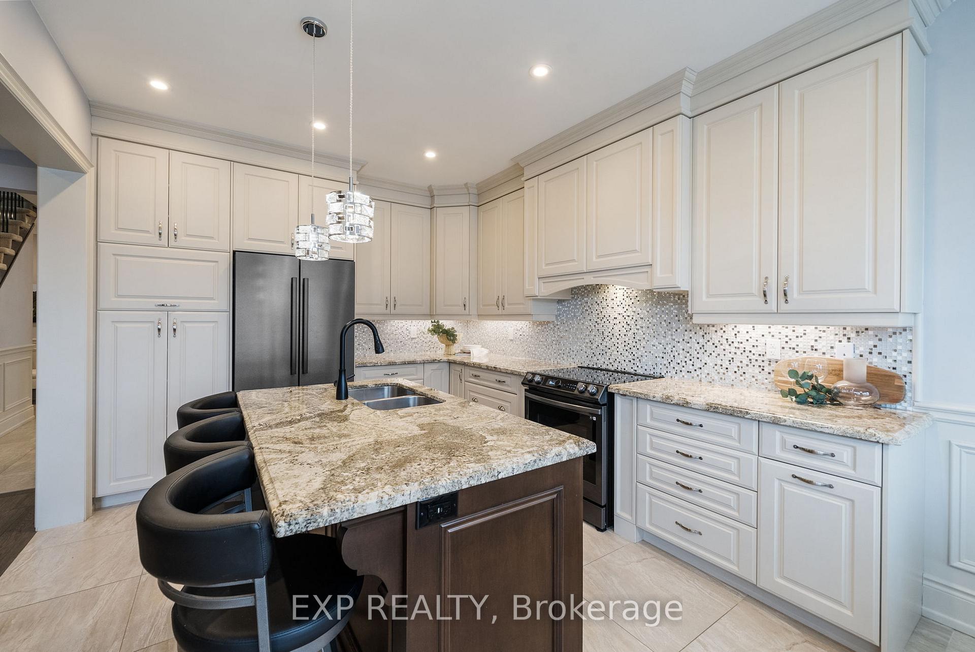 Photo 11 of 20 Serene Court, Whitby, Rolling Acres — HOMEH
