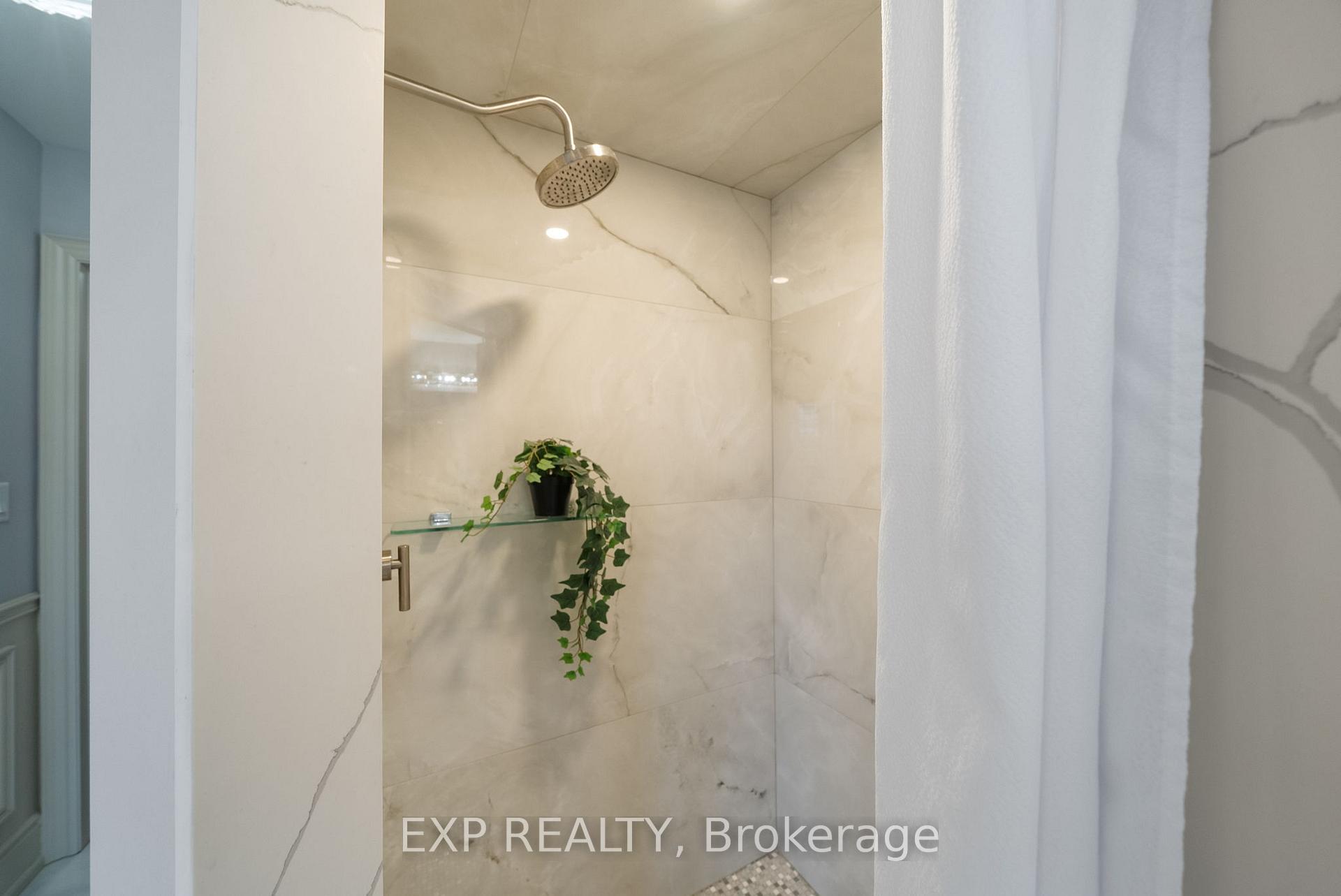 Photo 17 of 20 Serene Court, Whitby, Rolling Acres — HOMEH