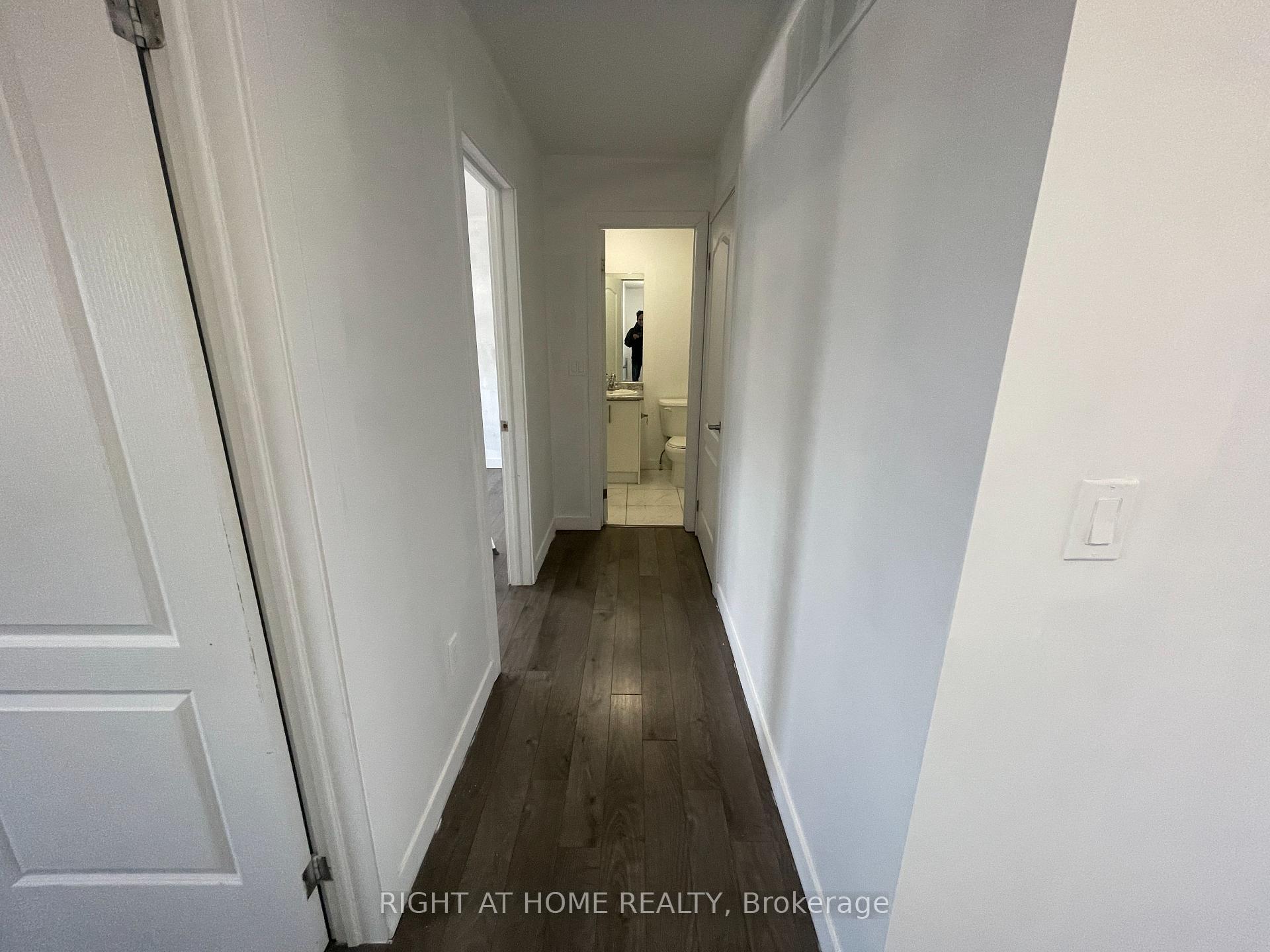 Photo 13 of 23 Denistoun Street, Welland, Broadway — HOMEH