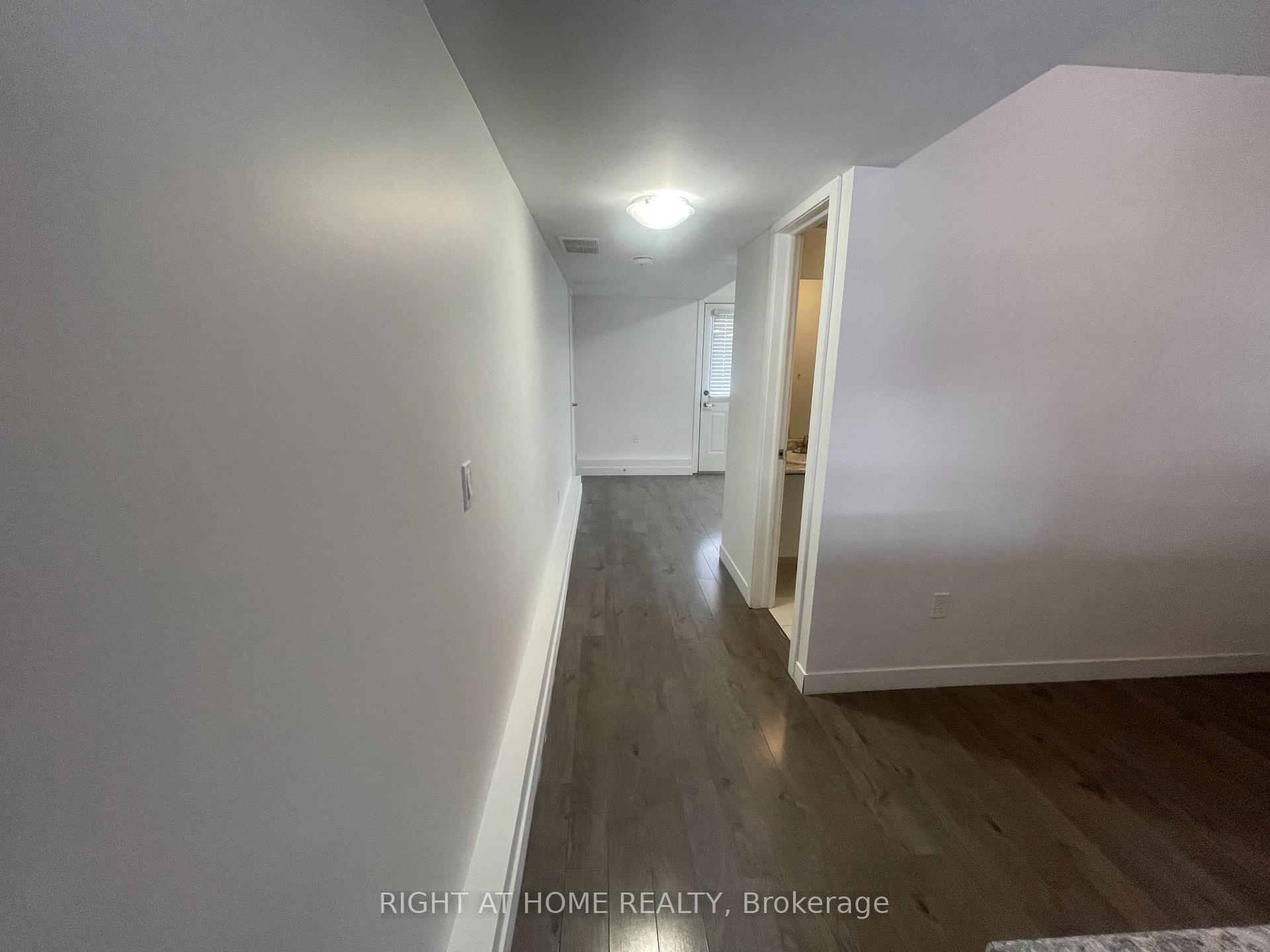 Photo 25 of 23 Denistoun Street, Welland, Broadway — HOMEH