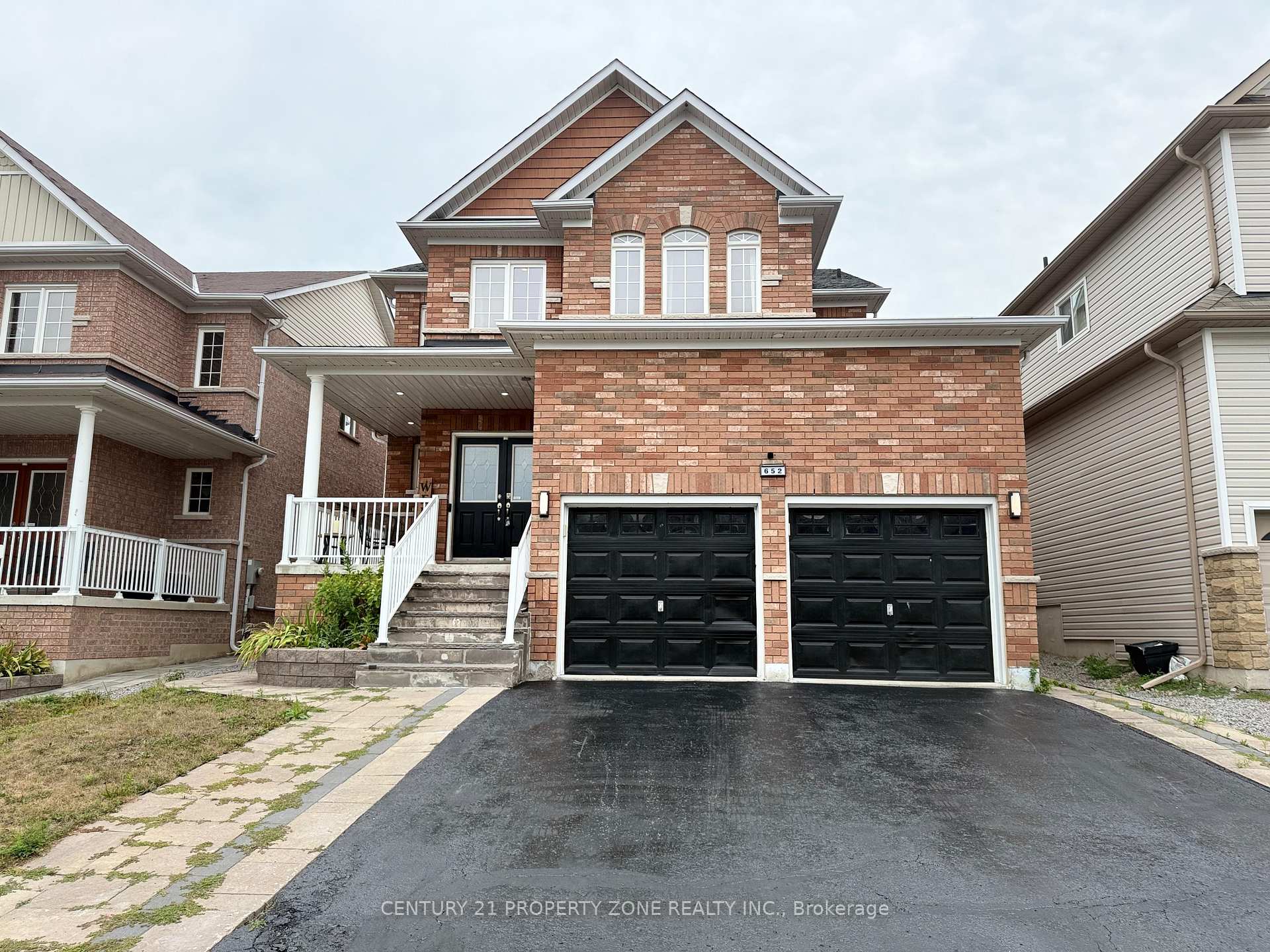 Front of 652 Tully Crescent