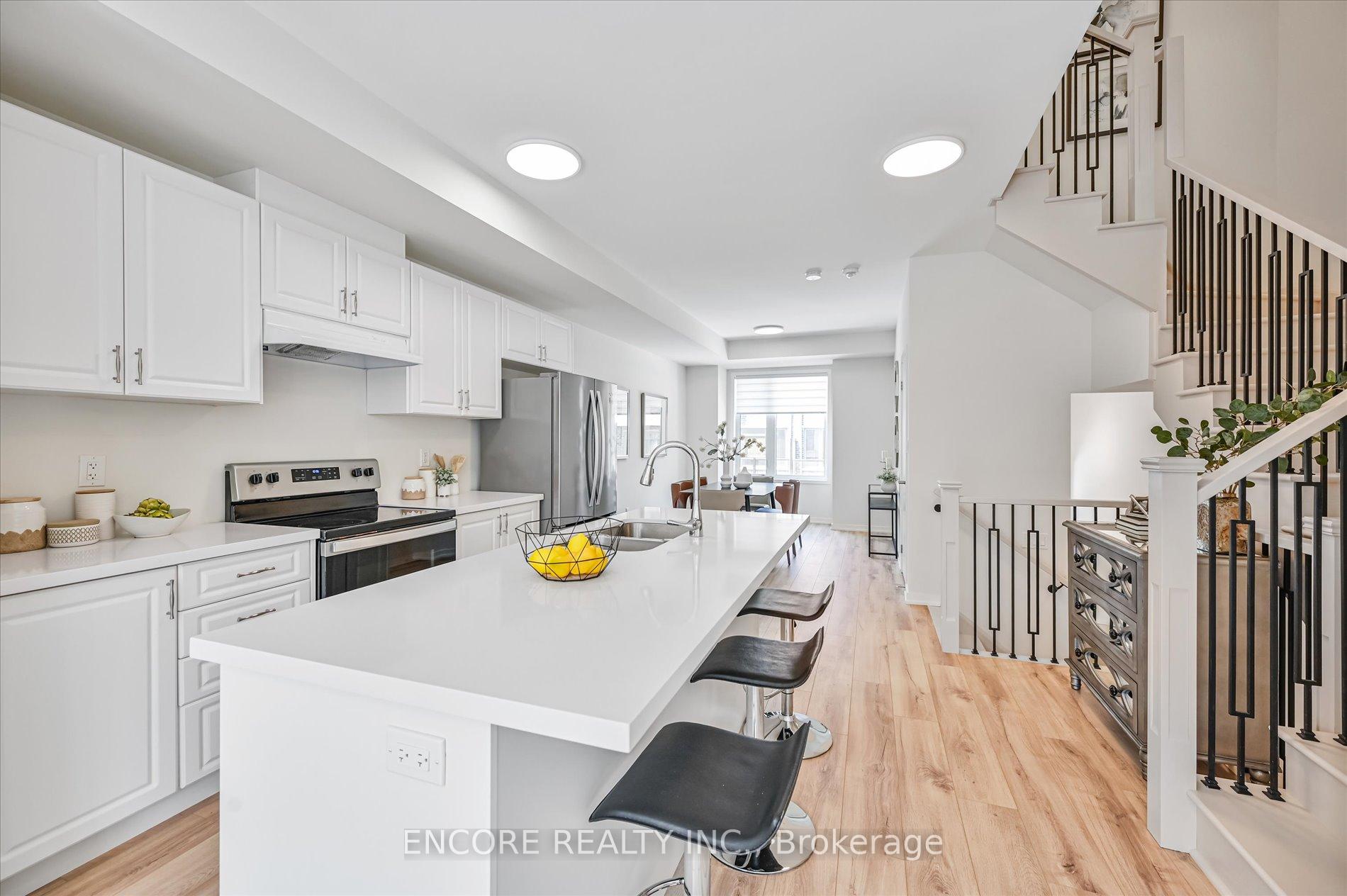 Photo 12 of 41 Aberfoyle Street, Vaughan, Patterson — HOMEH