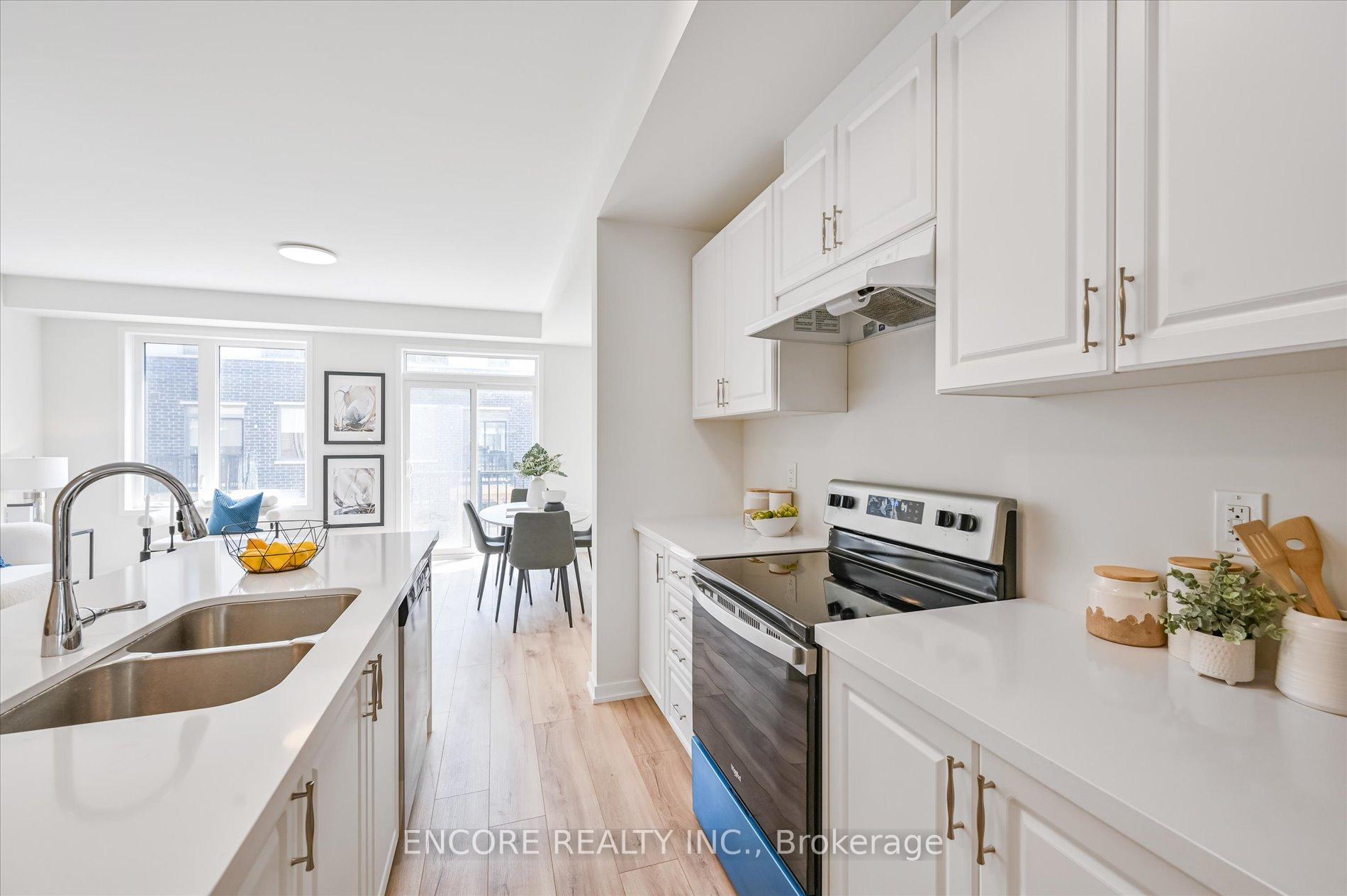 Photo 14 of 41 Aberfoyle Street, Vaughan, Patterson — HOMEH