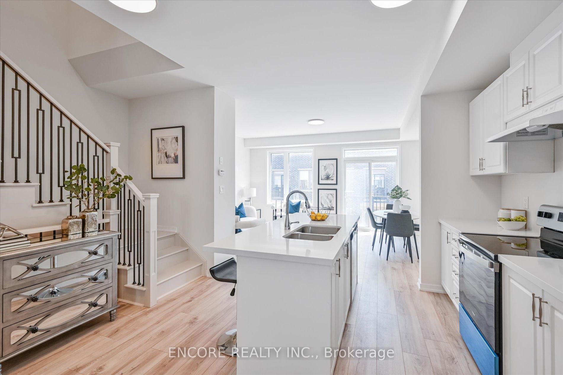 Photo 15 of 41 Aberfoyle Street, Vaughan, Patterson — HOMEH