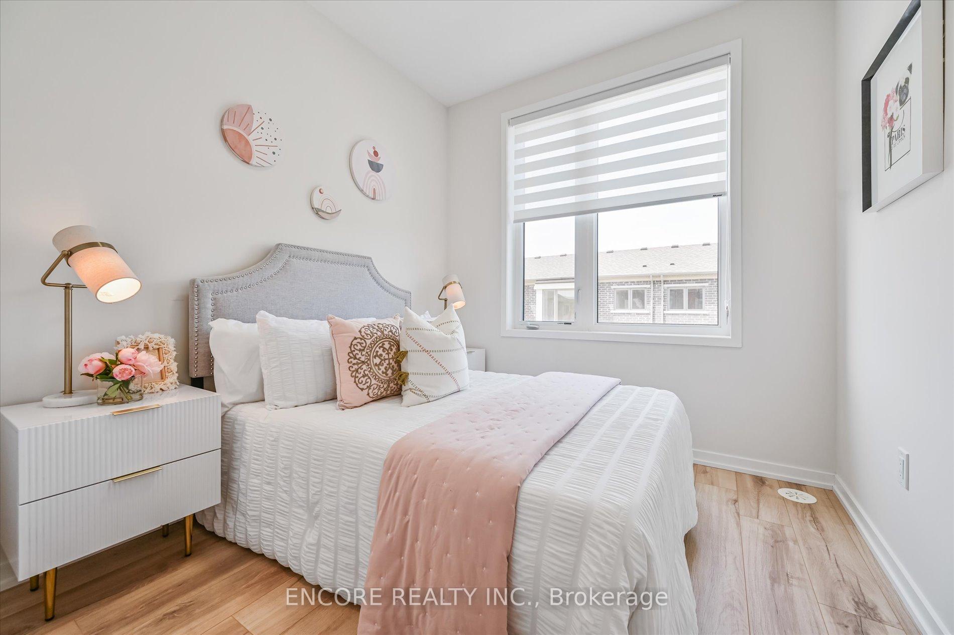 Photo 25 of 41 Aberfoyle Street, Vaughan, Patterson — HOMEH