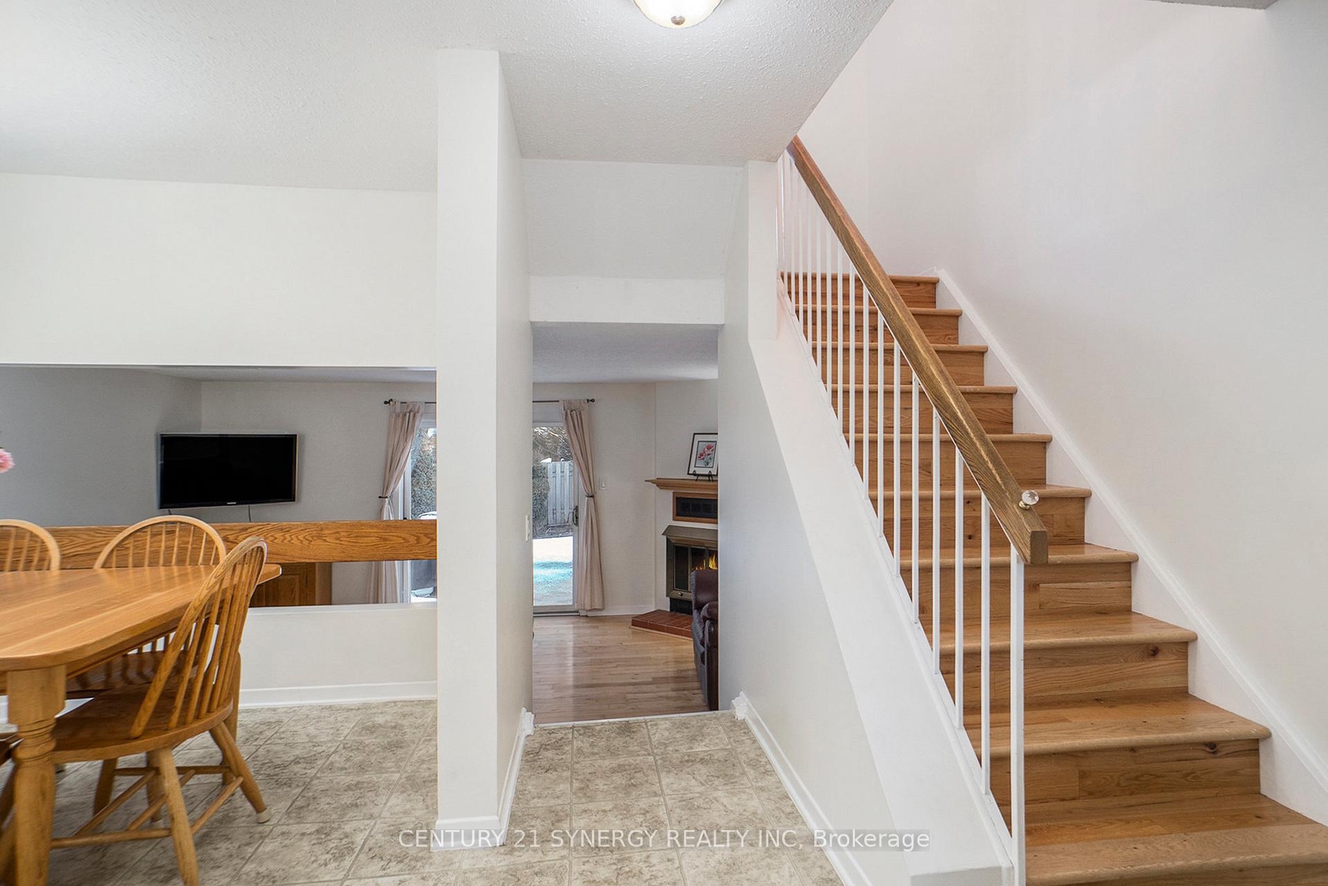 Photo 4 of 282 Wayside Court, Ottawa, Queenswood Heights South — HOMEH