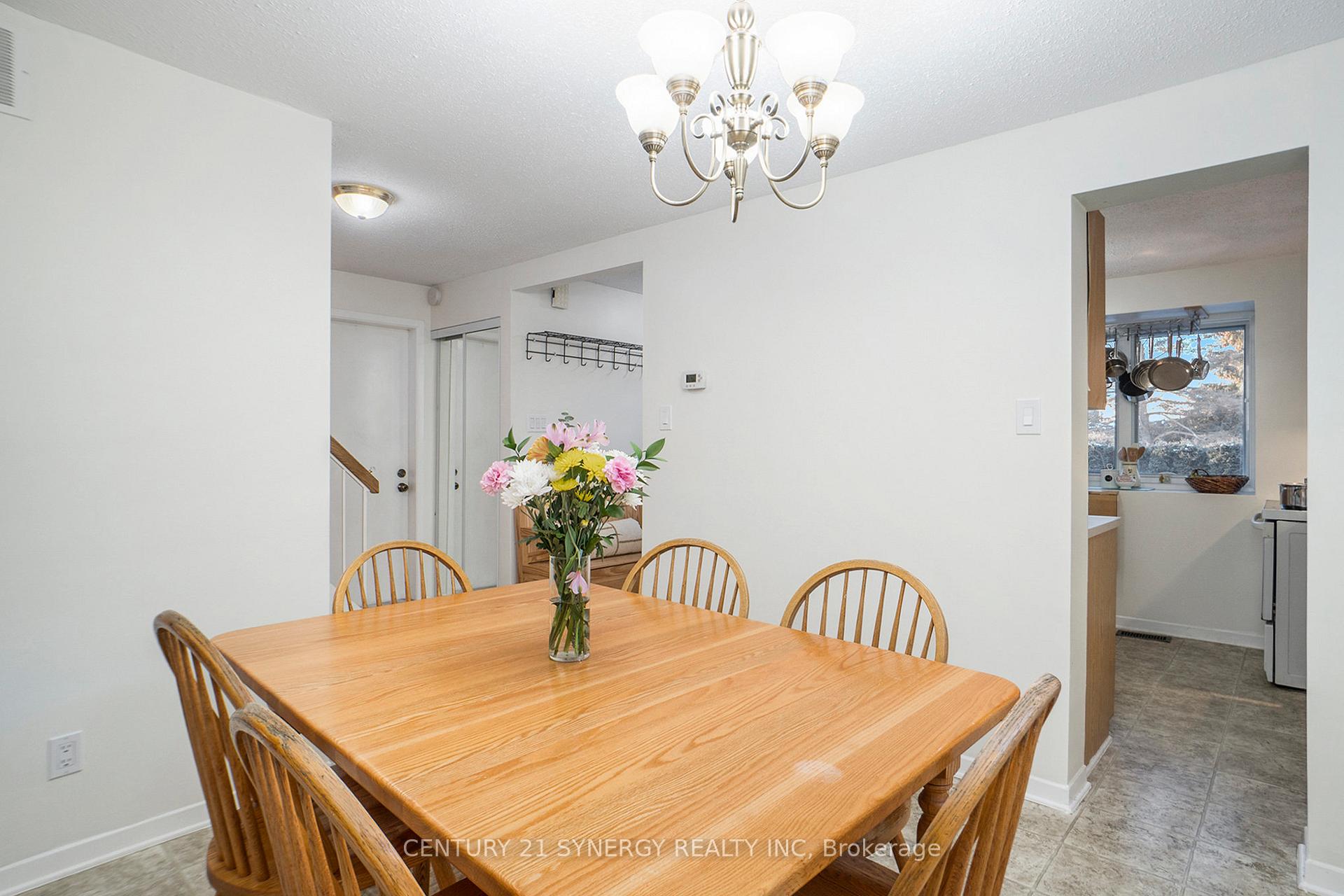 Photo 5 of 282 Wayside Court, Ottawa, Queenswood Heights South — HOMEH